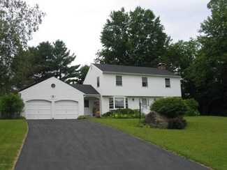 133 Candlewood Dr, Williamstown, MA 01267