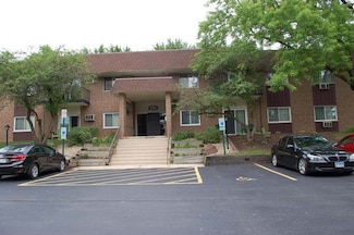 3435 83rd St Unit C11, Woodridge, IL 60517
