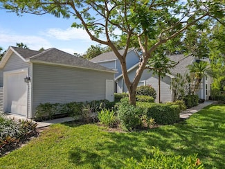 1429 Monarch Cir, Naples, FL 34116