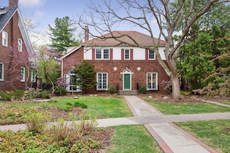 26 Mississippi River Blvd N, Saint Paul, MN 55104
