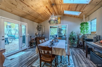 27 Cottage Ct, Camdenton, MO 65020