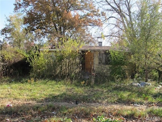 512 N 50th St, East Saint Louis, IL 62205