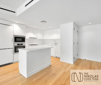 425 W 53rd St Unit 205, New York, NY 10019