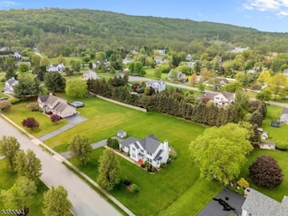 14 Endicott Dr, Great Meadows, NJ 07838