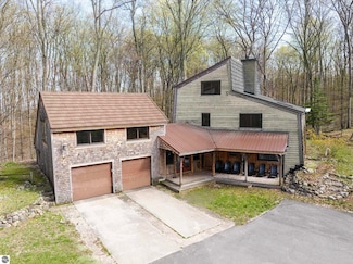 10400 E Youker Rd, Suttons Bay, MI 49682
