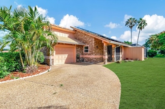 10204 Camelback Ln, Boca Raton, FL 33498