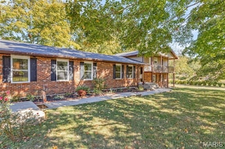 521 Lindsey Ln, Farmington, MO 63640