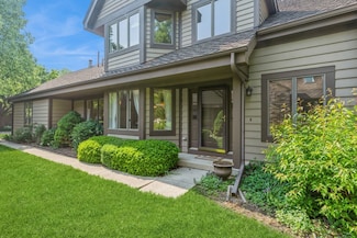1922 Forest Creek Ln Unit 126, Libertyville, IL 60048