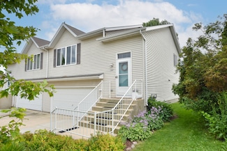 1467 W 2nd Ave, Port Washington, WI 53074