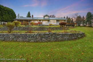 11 Mizianty Ln, Waymart, PA 18472