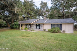 6807 Sunset Cir N, Beaufort, SC 29906