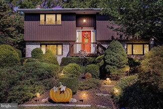 807 Elm St, Reading, PA 19605