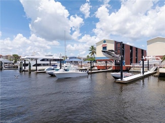 750 River Point Dr, Naples, FL 34102