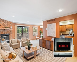 8 Hialeah, West Long Branch, NJ 07764