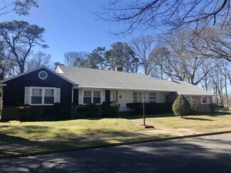 1 Lantern Ln, Somers Point, NJ 08244