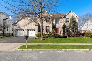 28 Goshawk Ct, Morganville, NJ 07751