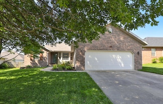 942 E Ozark Jubilee Dr, Nixa, MO 65714