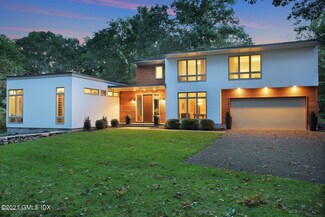 4 Steep Hollow Ln, Cos Cob, CT 06807