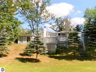 13849 5th Ave, Marion, MI 49665