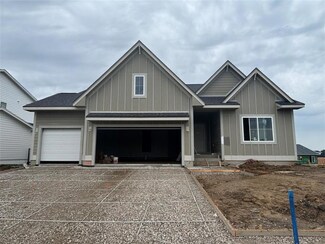 1809 Silver Maple Dr, Norwalk, IA 50061