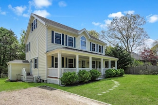 71 6th St N, Edgartown, MA 02539