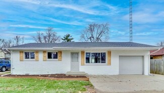 1302 W Hovey Ave, Normal, IL 61761
