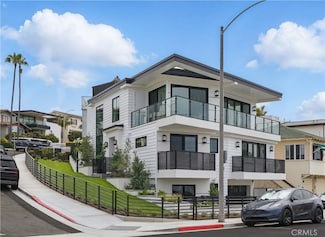 2141 Circle Dr, Hermosa Beach, CA 90254