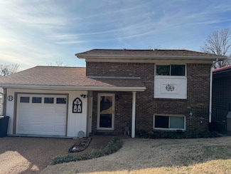 211 S Nightingale Dr, Horseshoe Bend, AR 72512
