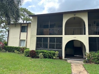 325 Knotty Pine Cir Unit A-1, Greenacres, FL 33463