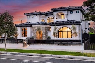 1814 Main St, Huntington Beach, CA 92648