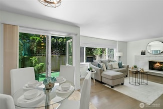 705 E Republican St Unit A, Seattle, WA 98102