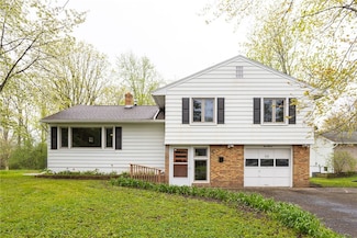111 Brooklea Dr, Rochester, NY 14624