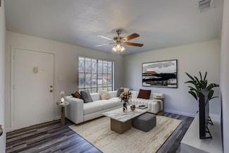 1908 Division St, Greenville, TX 75401