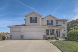 802 Canyon Ln, Lansing, KS 66043