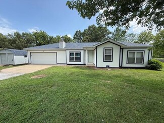 310 Mulling Dr, Highlandville, MO 65669