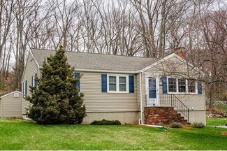 21 Seneca Rd, Woburn, MA 01801