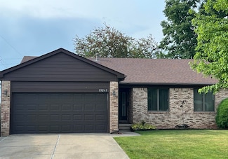 13245 Peck Dr, Warren, MI 48088