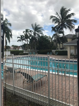 845 NW 98th Ave, Plantation, FL 33324