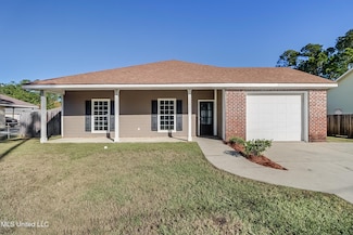 214 Dogwood St, Waveland, MS 39576