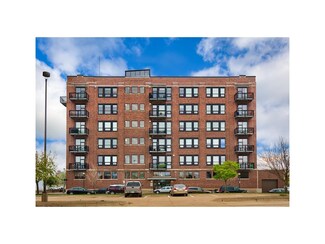 900 2nd St SE Unit 304, Cedar Rapids, IA 52401