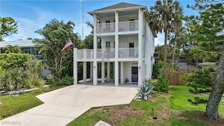 719 Park Ave, Naples, FL 34110