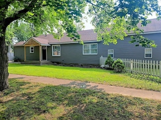 3108 Fairlane St, Midland, MI 48642
