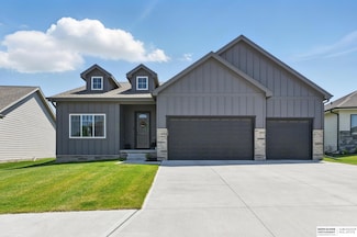 20805 Hartman Ave, Elkhorn, NE 68022