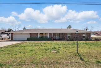 706 W Will Rogers Dr, Rogers, AR 72756