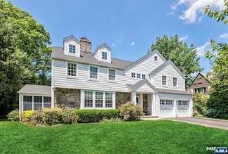 37 Sutton Dr, Ho Ho Kus, NJ 07423