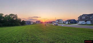 1965 Lexington Ln, North Mankato, MN 56003