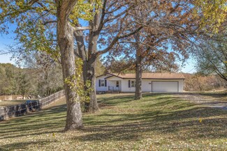 1043 N Valley Dr, Sand Springs, OK 74063