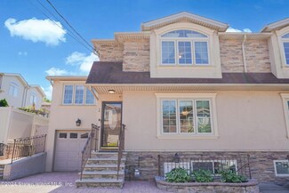 58 Plumtree Ln, Staten Island, NY 10309