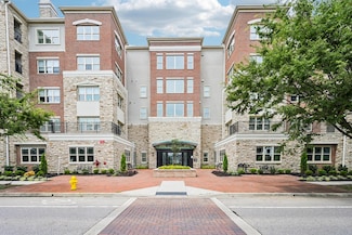 3175 Tremont Rd Unit 215, Columbus, OH 43221