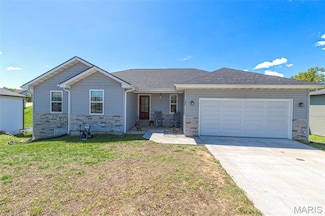 135 Mary Catherine, Waynesville, MO 65583